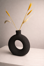 Load image into Gallery viewer, Ciambella Black Vase ( includes dried stems)