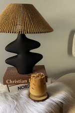 Load image into Gallery viewer, Olla black table lamp - Brown