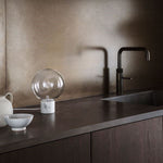 Load image into Gallery viewer, Blimp table Lamp - White