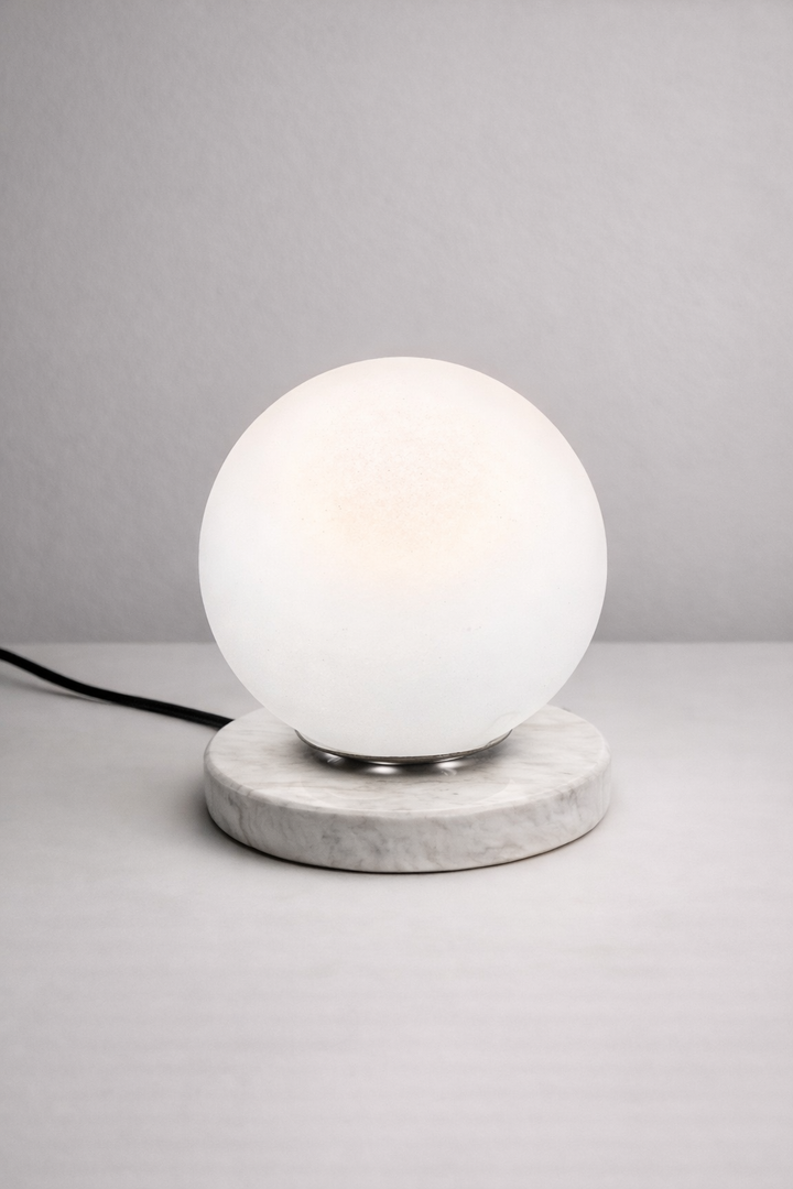 Marble Globo di vetro table lamp - white