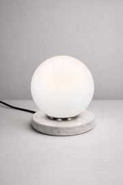 Marble Globo di vetro table lamp - white