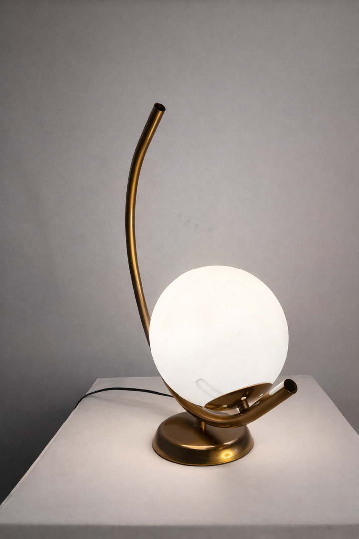 Gold Globo.turn di vetro table lamp