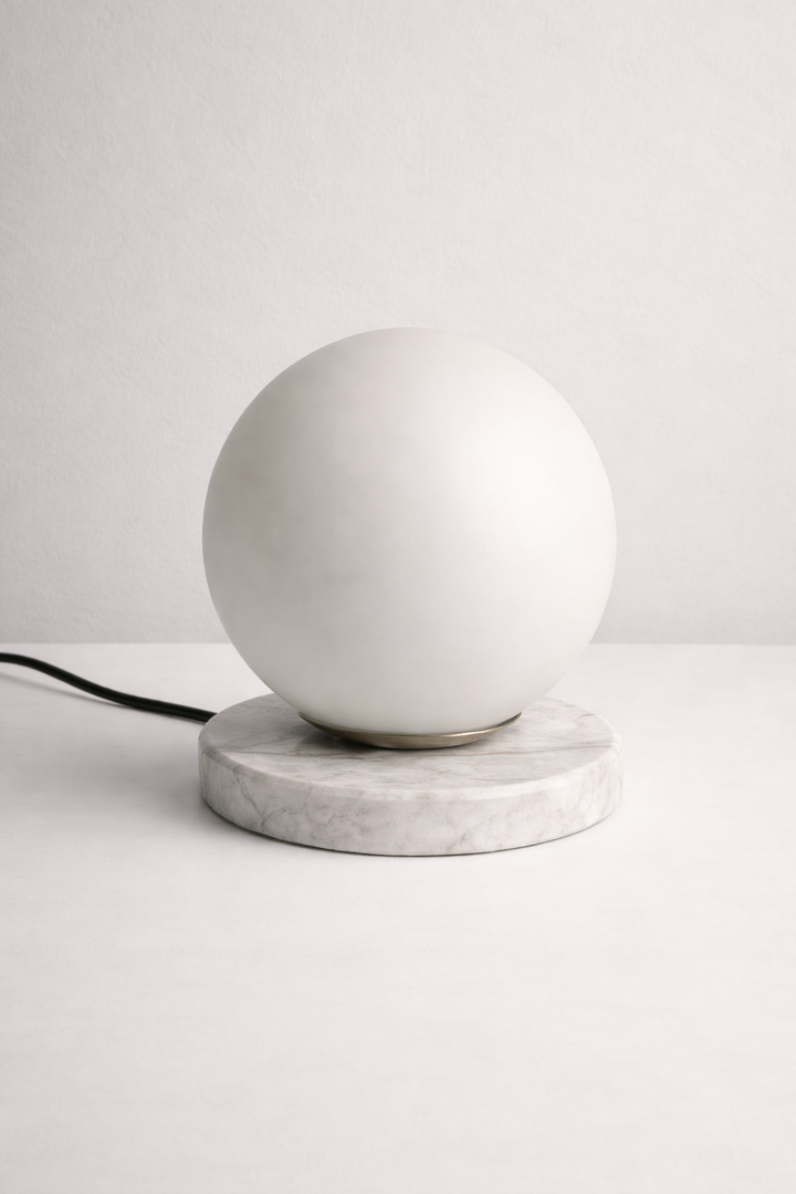 Marble Globo di vetro table lamp - white