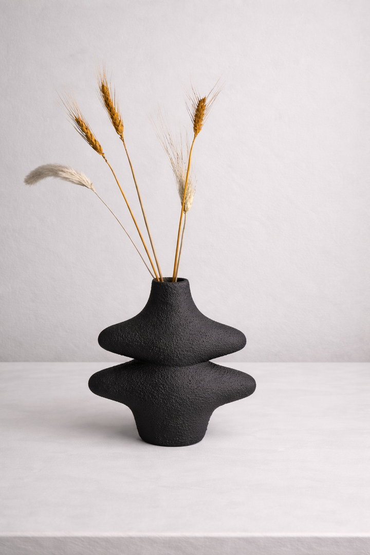 Petit Olla black Vase ( includes dried stems)