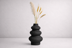 Load image into Gallery viewer, Aura black Vase ( includes dried stems)