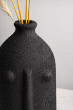 Load image into Gallery viewer, Alfeo Black Vase ( includes dried stems)