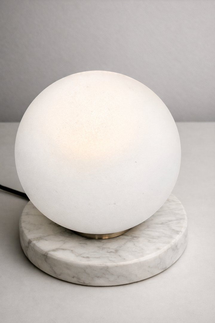 Marble Globo di vetro table lamp - white