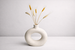 Load image into Gallery viewer, Ciambella white Vase ( includes dried stems)
