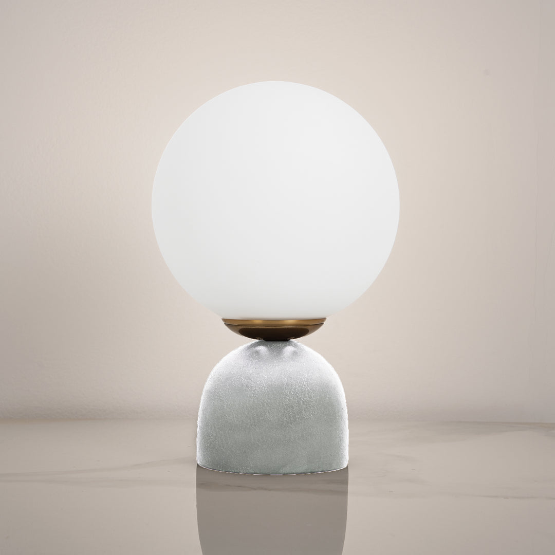 PENN Pottey TABLE LAMP - white