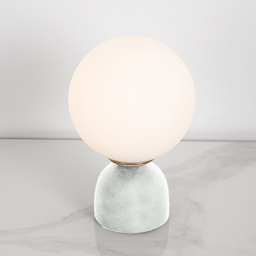 PENN Pottey TABLE LAMP - white