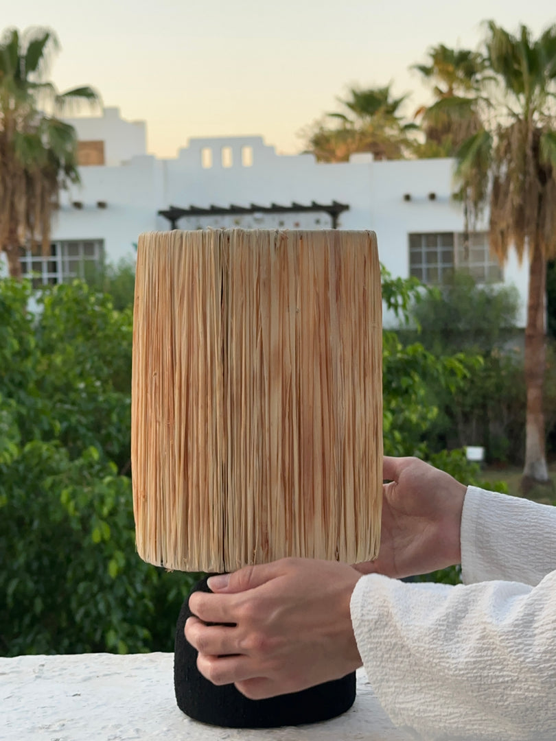 calda table lamp - black