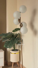 Load and play video in Gallery viewer, Black Globo di vetro floor lamp  - 5 globes
