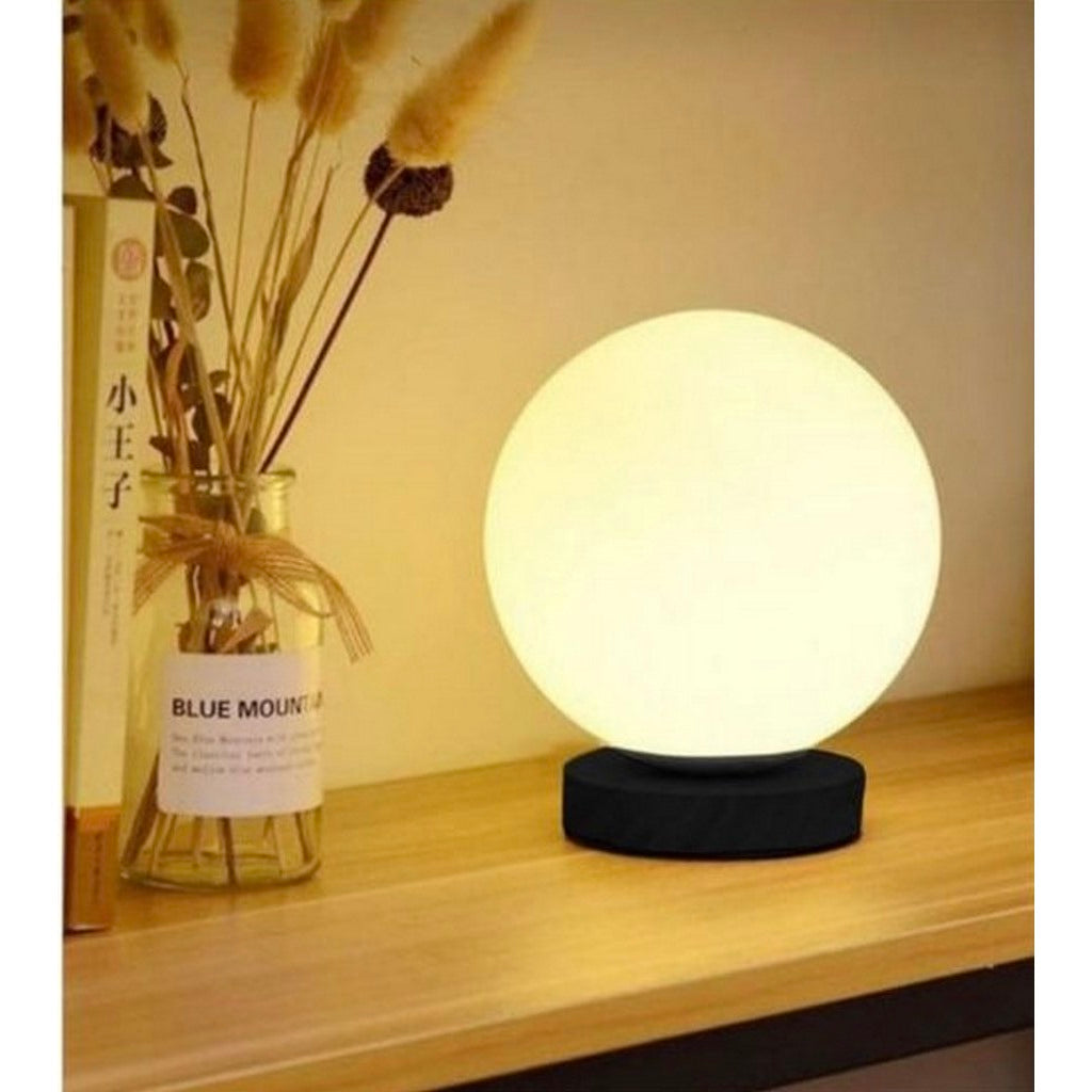 Black Globo di vetro table lamp